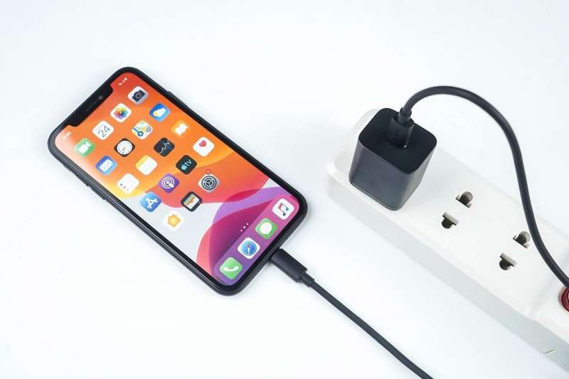 Чи потрібно калібрувати батарею iPhone? Мільйони користувачів роблять цю помилку, можливо, ви теж