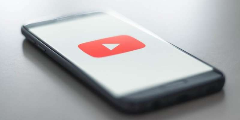 Боротьба з&nbsp;хейтерами. YouTube запускає нову функцію для аналізу коментарів